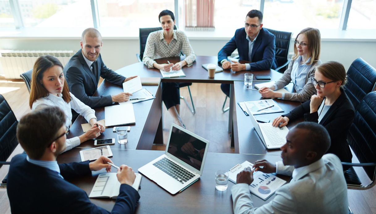 WHAT IS A MEETING AND WHAT ARE THE MOTIVATIONS BEHIND A MEETING